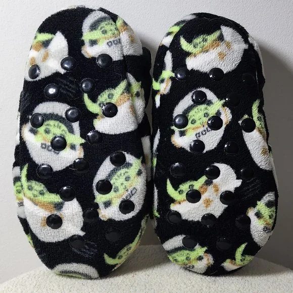 Disney Star Wars Grogu Baby Yoda Fuzzy Babba Slipper Socks. - Picture 3 of 7